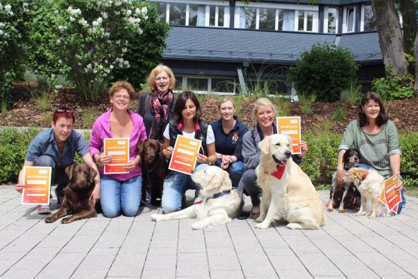 Besuchshundeausbildung 2016 - Unsere neuen Besuchshundeteams