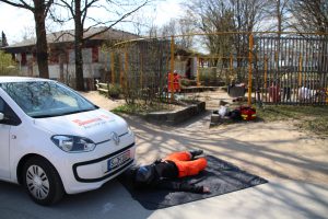Fallbeispiel: Motorradfahrer unter Auto
