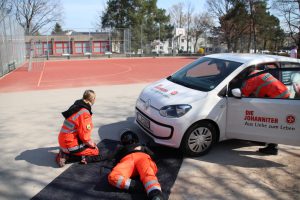 Fallbeispiel: Motorradfahrer unter Auto