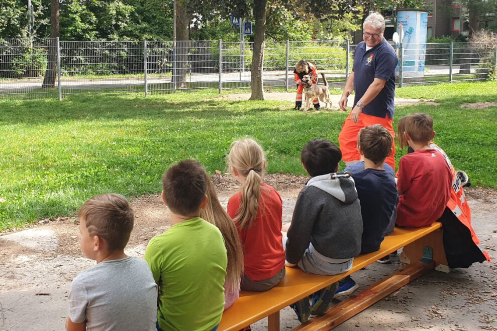 Rettungshunde im Kernzeitferienprogramm