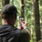 Der Umgang mit dem Kompass: Anpeilen des Objekts und Marschzahl bestimmen Suchgruppenhelfer-Schulung - Der Umgang mit dem Kompass: Anpeilen des Objekts und Marschzahl bestimmen