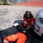 Fallbeispiel: Motorradfahrerin unter Auto