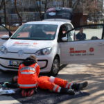 Fallbeispiel: Motorradfahrerin unter Auto